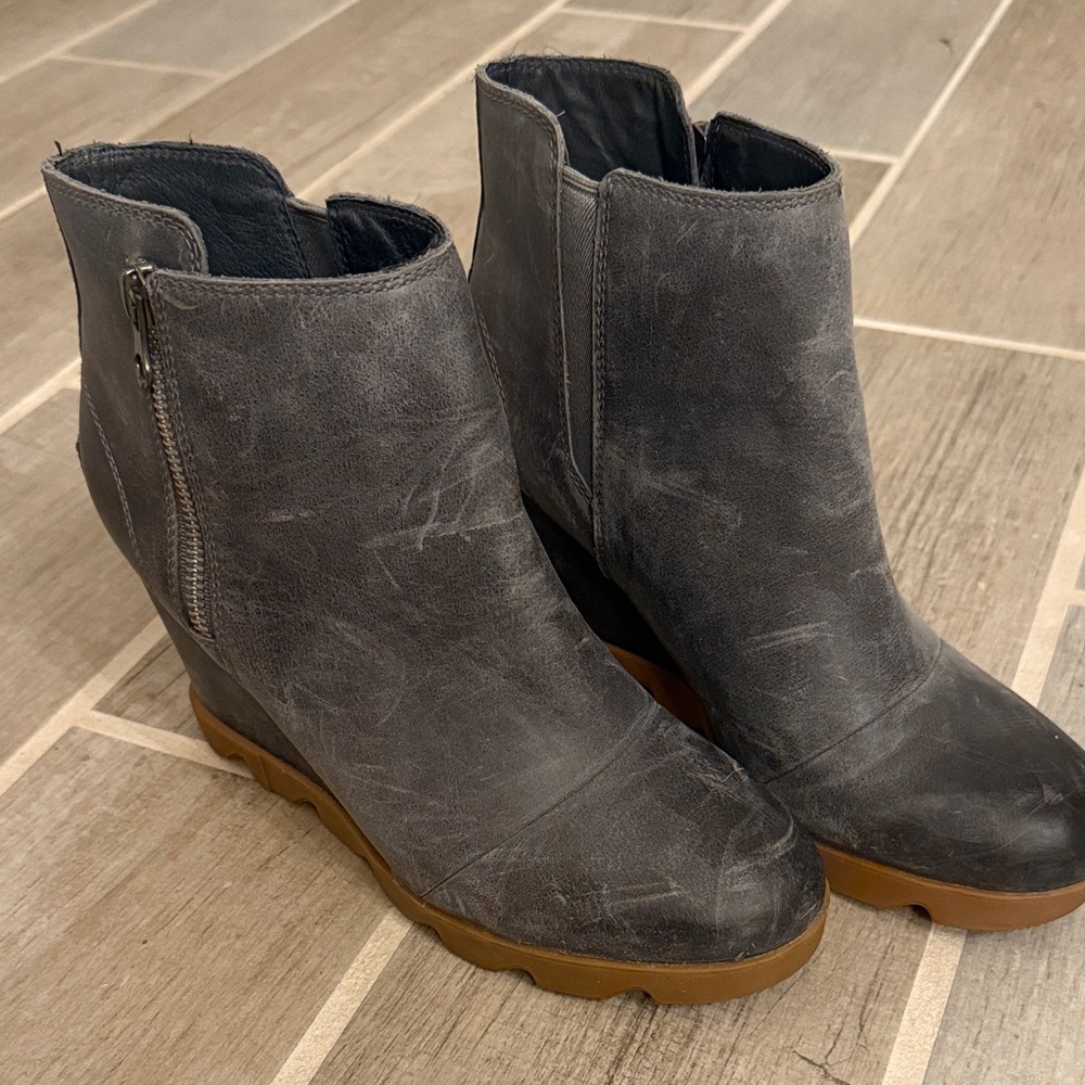 Sorel Charcoal Leather Ankle Boots